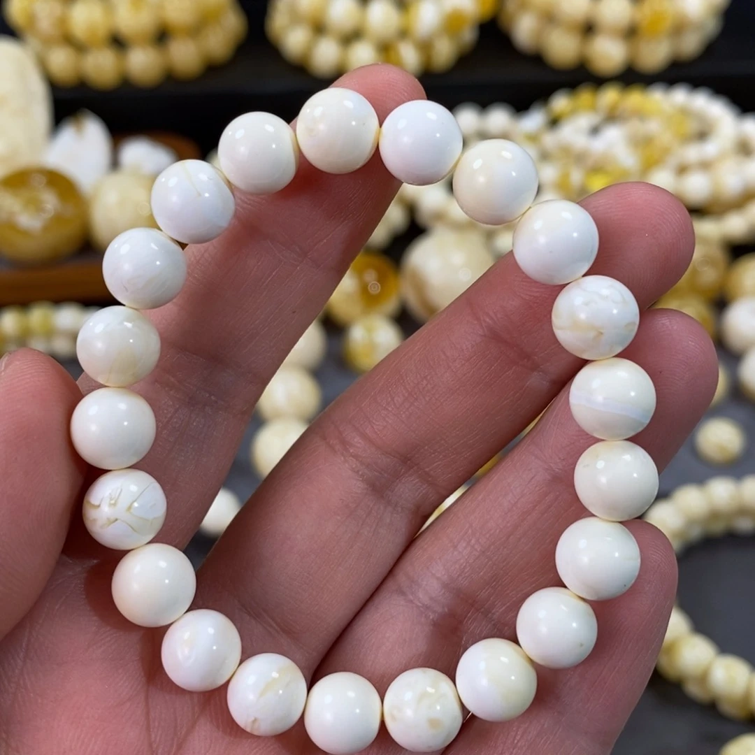 蜜蜡手串未镶嵌漆白蜡圆珠手串