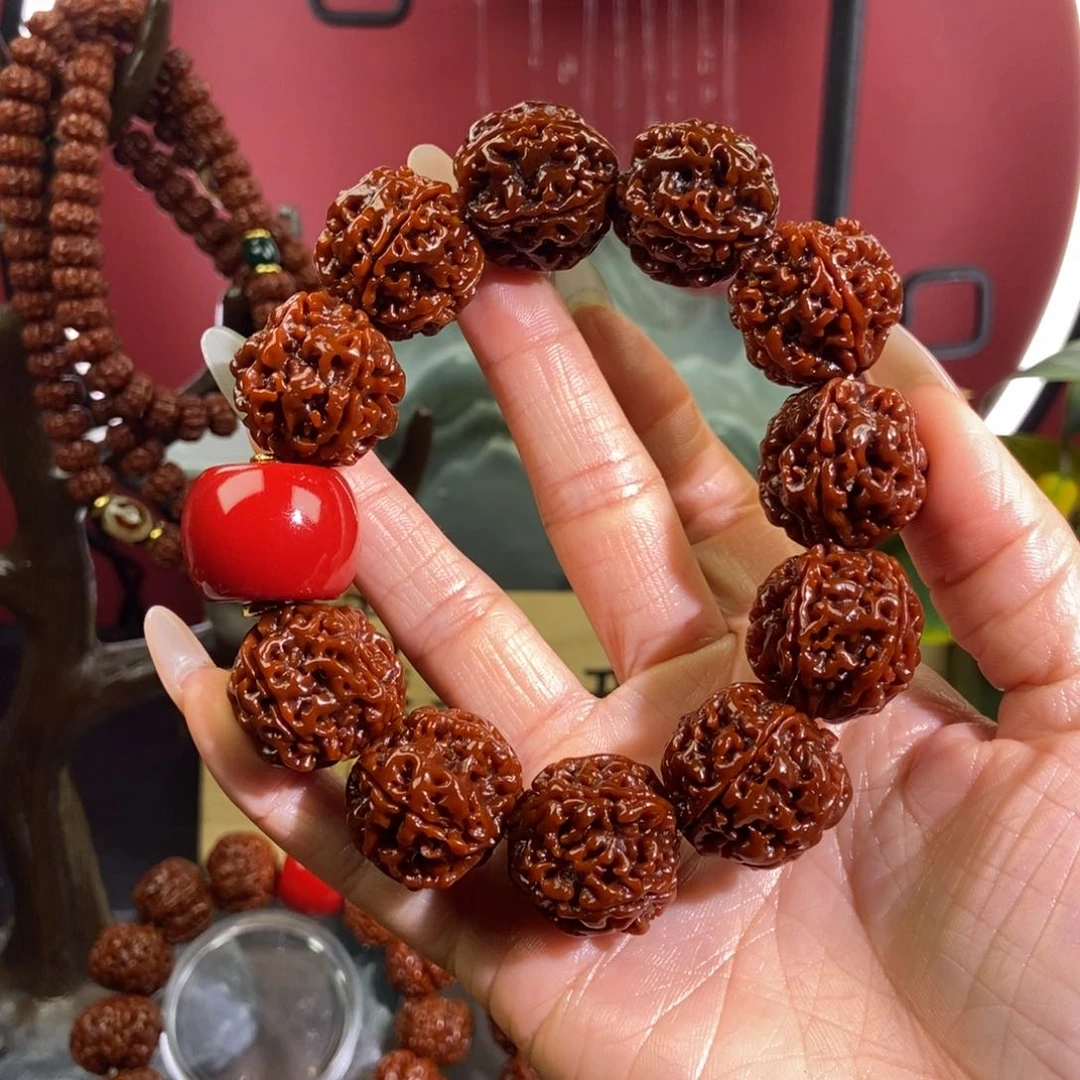 金刚菩提吊坠523红。