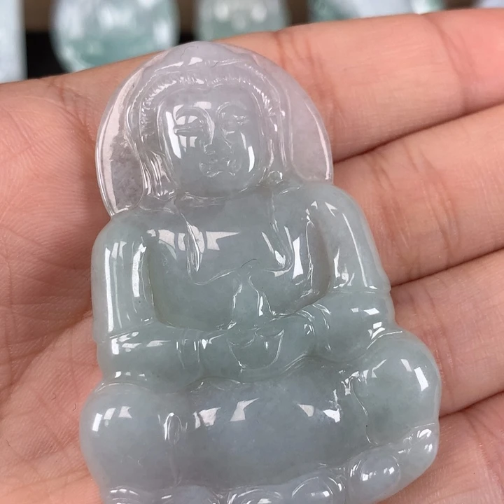 颈饰未镶嵌翡翠观音