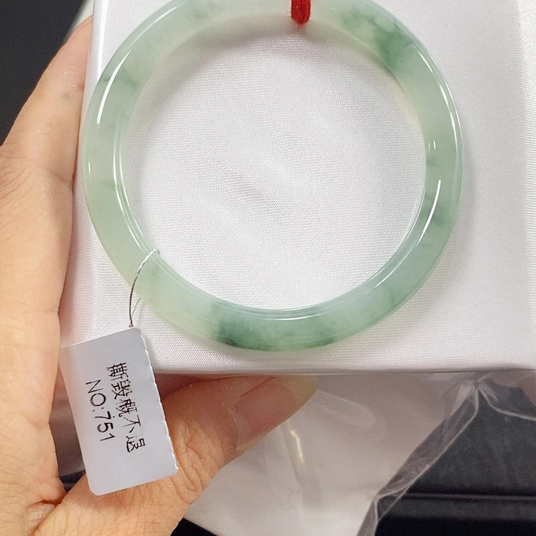 未镶嵌手镯翡翠手镯
