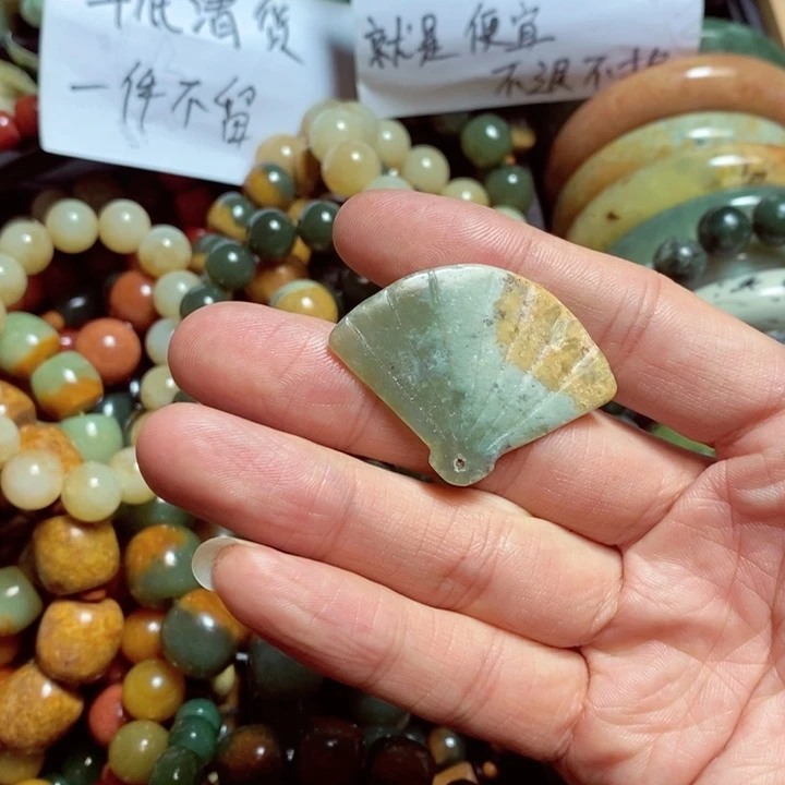 岫岩河磨玉（透闪石质玉）手链未镶嵌