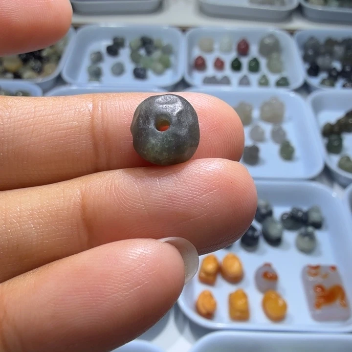 和田玉未镶嵌珠宝半成品