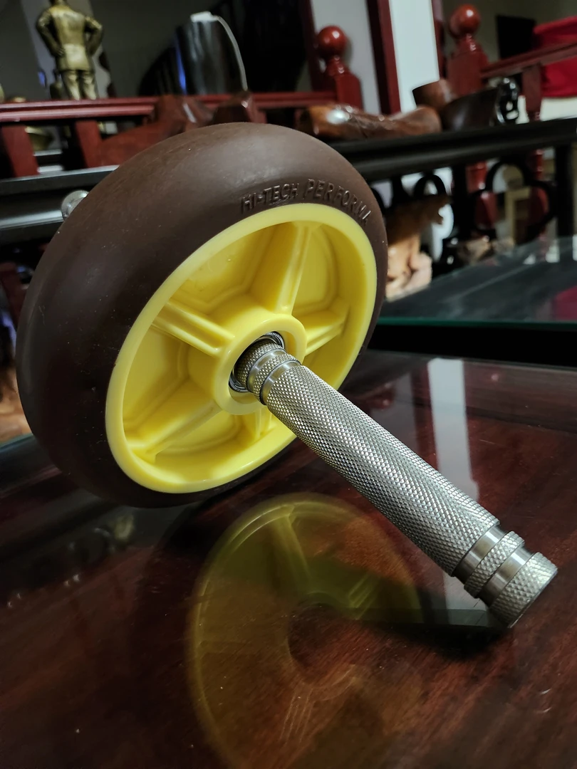 健腹轮，高弹轮胎tpr材质，轮毂pp高强材质，20直径，不锈钢手柄26