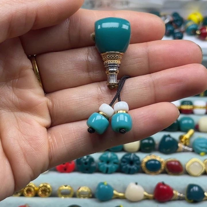 玻璃颈饰雪巴琉璃