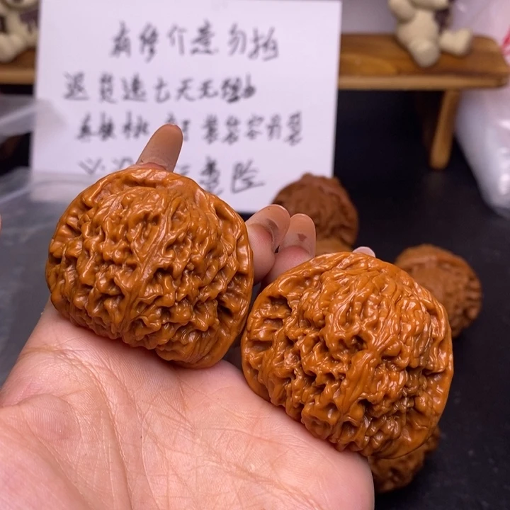 小****吊坠桃核南疆福利