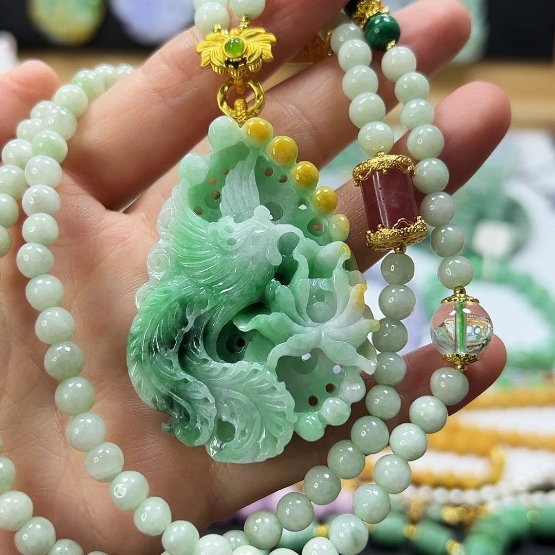 翡翠未镶嵌颈饰吊坠