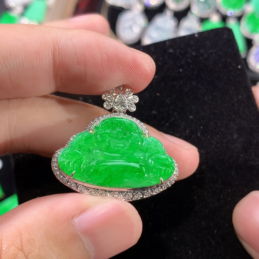 翡翠18K金镶嵌颈饰