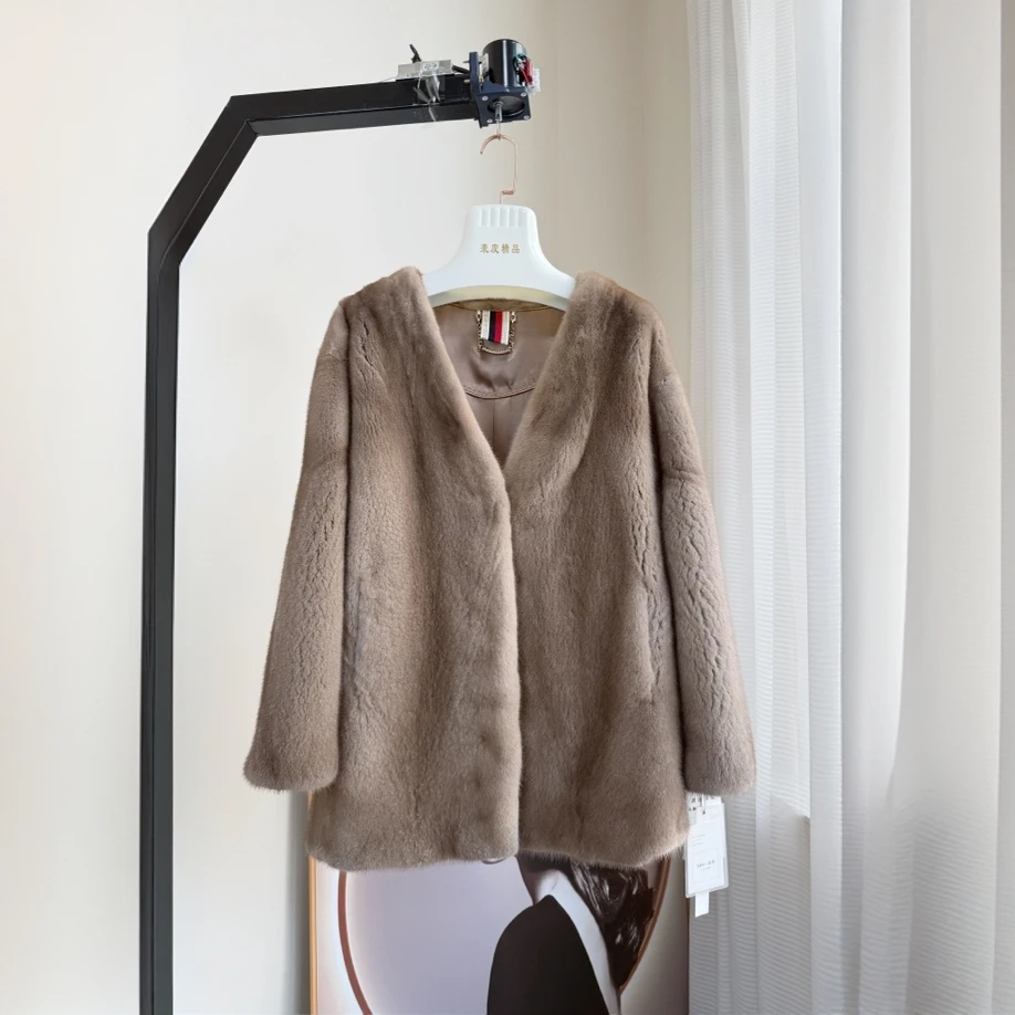 帕斯条V领68长2025进口水貂皮草短二天鹅绒整貂网红直播福利