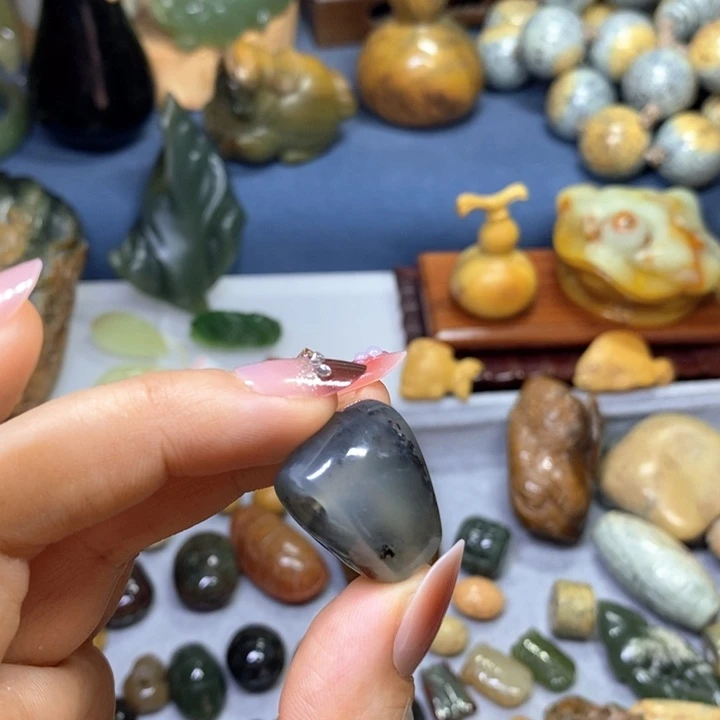 蛇纹石玉未镶嵌岫玉三通1.5