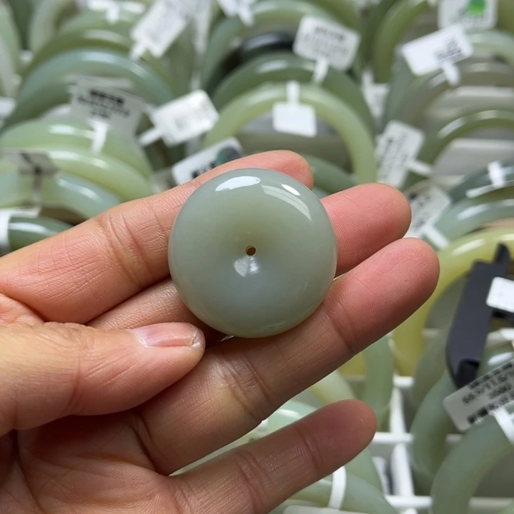 未镶嵌手镯和田玉（糖玉）