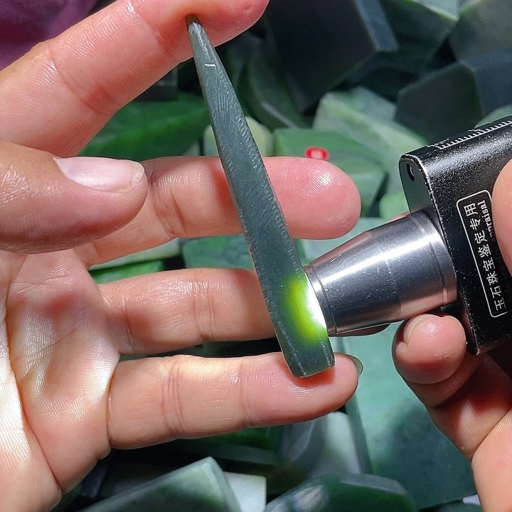 和田玉（糖玉）未镶嵌珠宝奇石