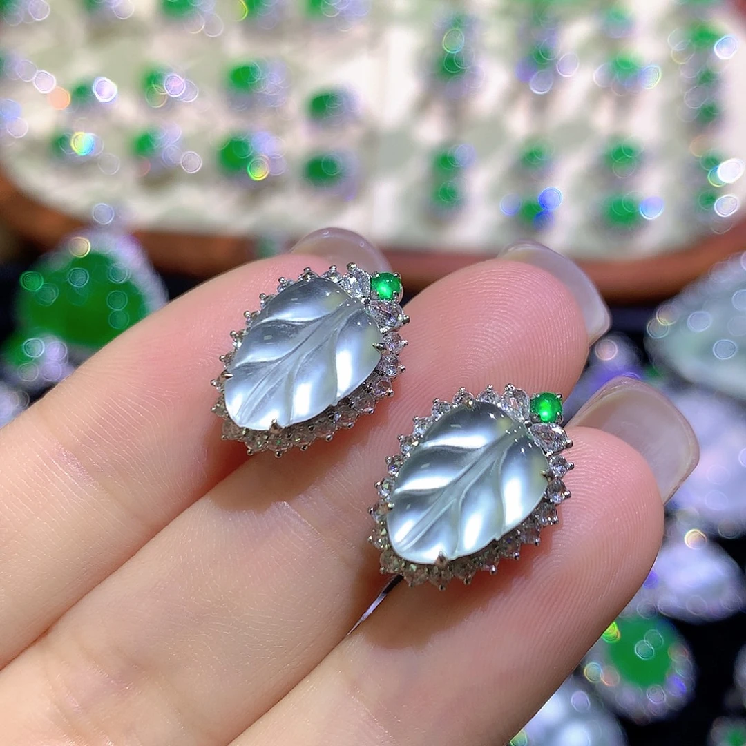 翡翠18K金镶嵌耳饰玻璃种金枝玉叶耳包