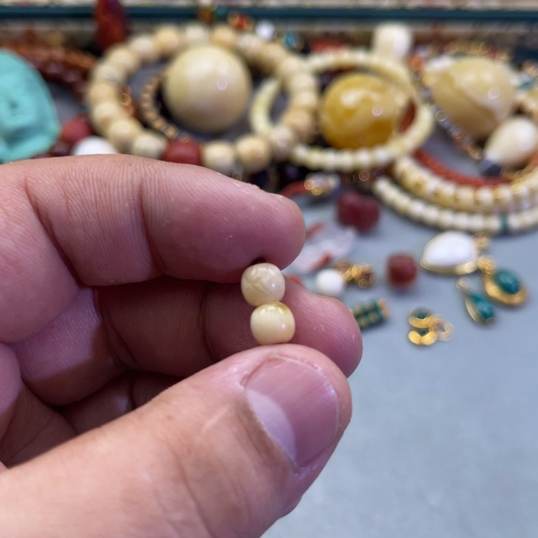 琥珀未镶嵌珠宝奇石4