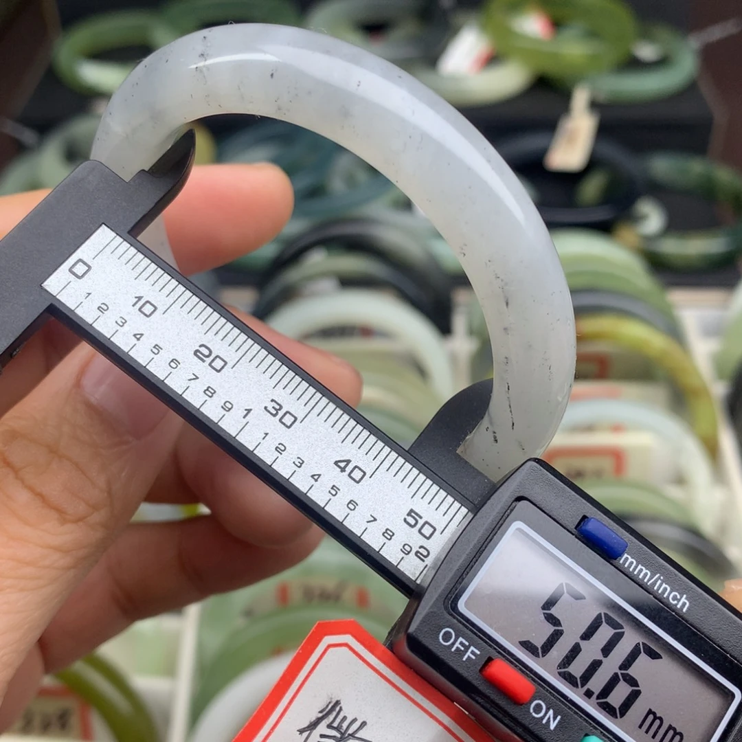 蛇纹石玉未镶嵌手镯328