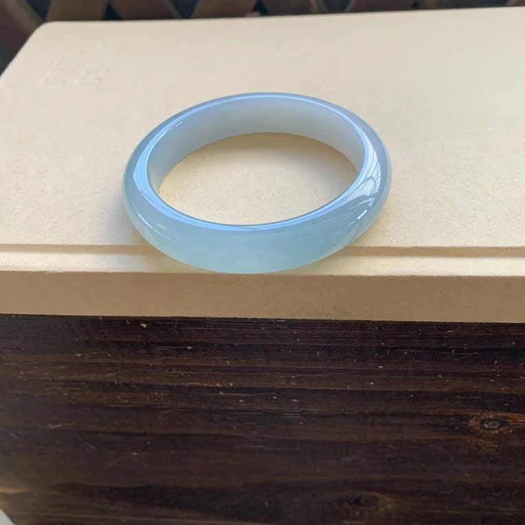 ，冰透细腻天空蓝手镯，特价19800圈口55.1-12-8.4，天然翡翠缅A完美