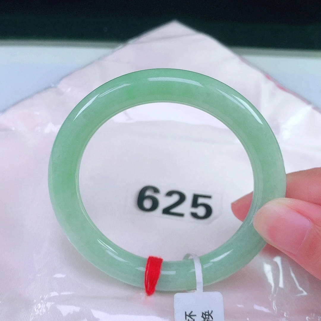 未镶嵌手镯（圆镯）翡翠翡翠手镯