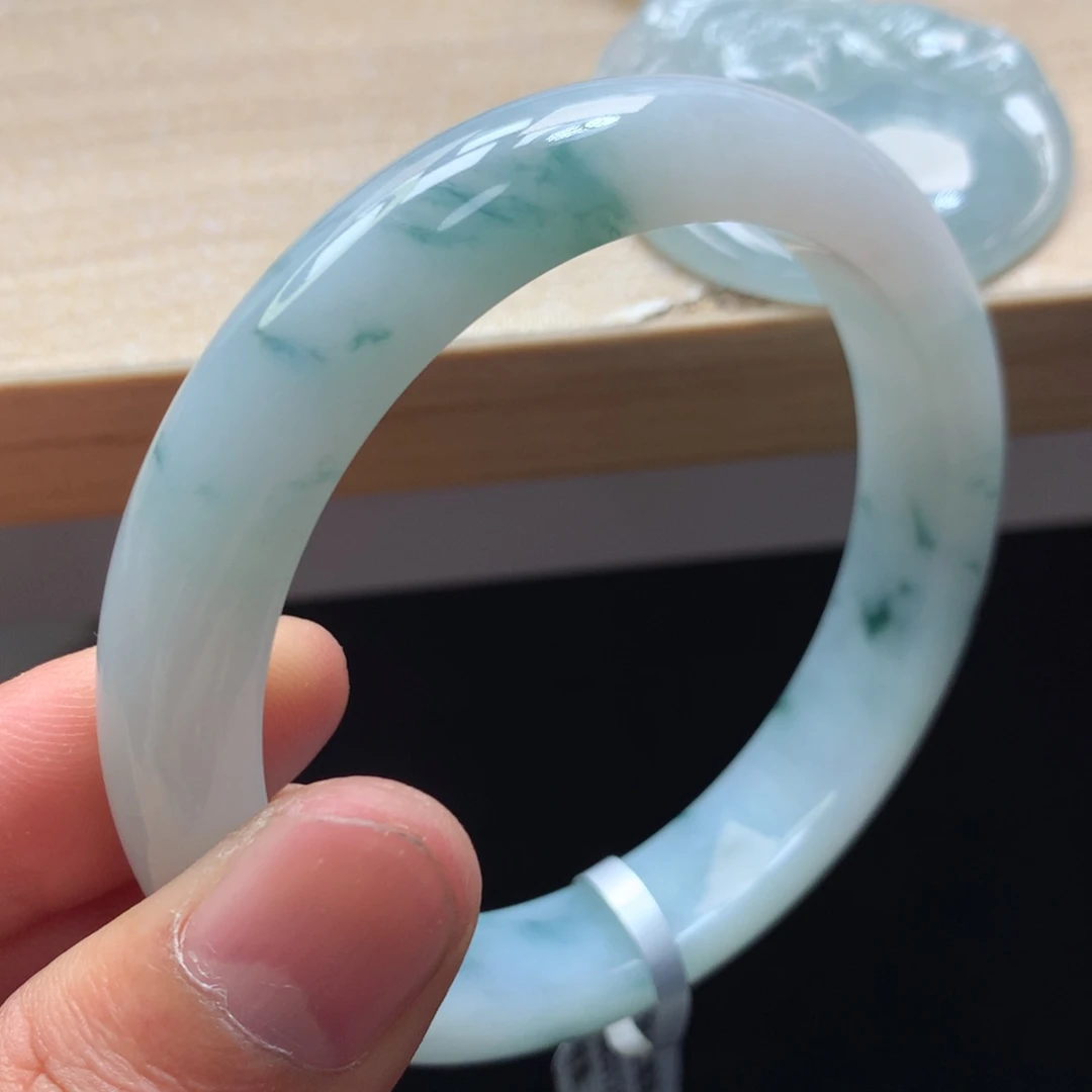 未镶嵌手镯翡翠手镯