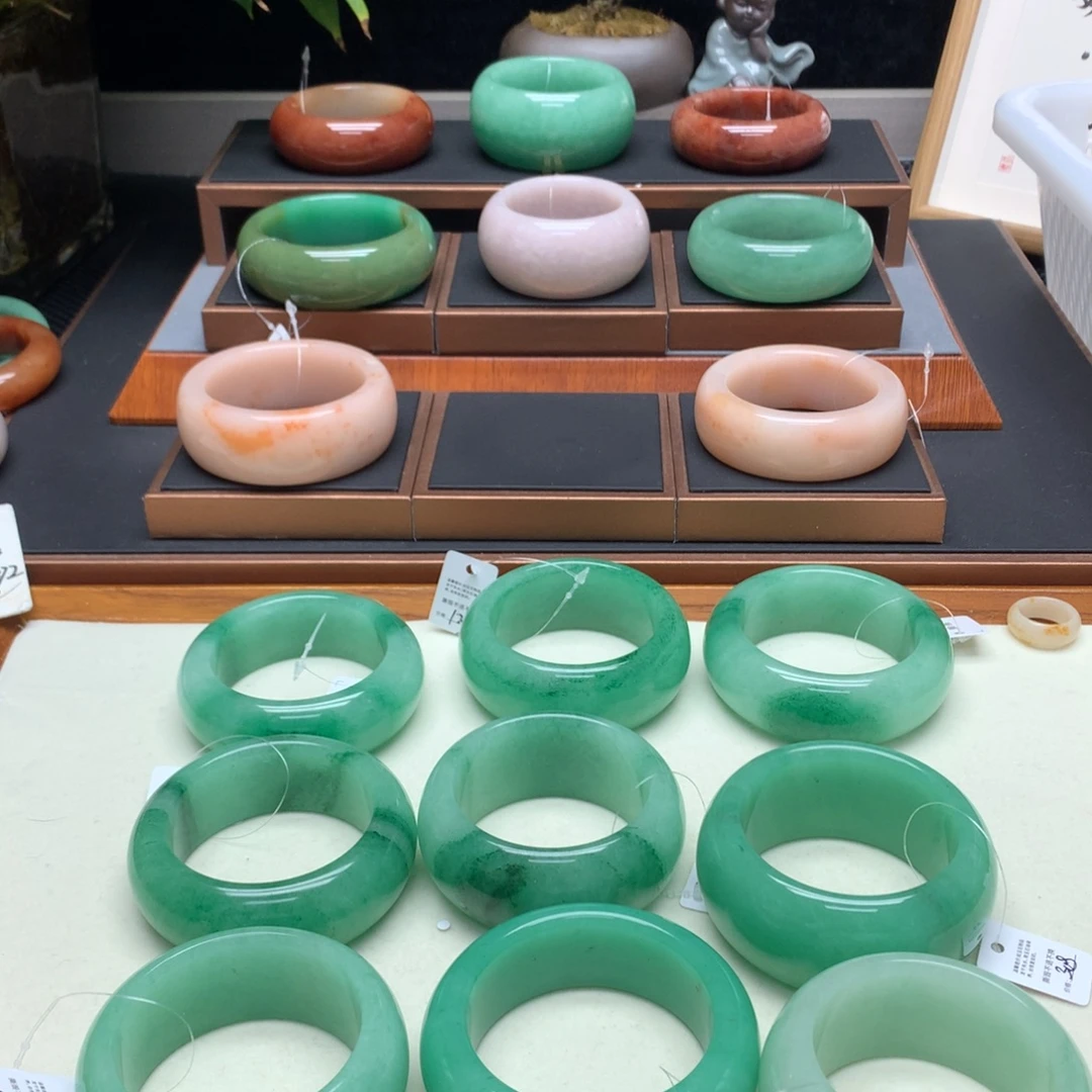 花***来石英质玉（非洲翠）未镶嵌舍