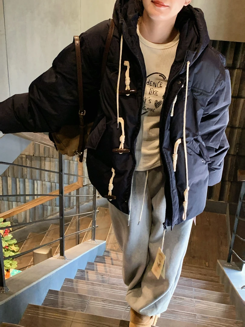 our家经典韩女连帽牛角扣羽绒服 no退no换