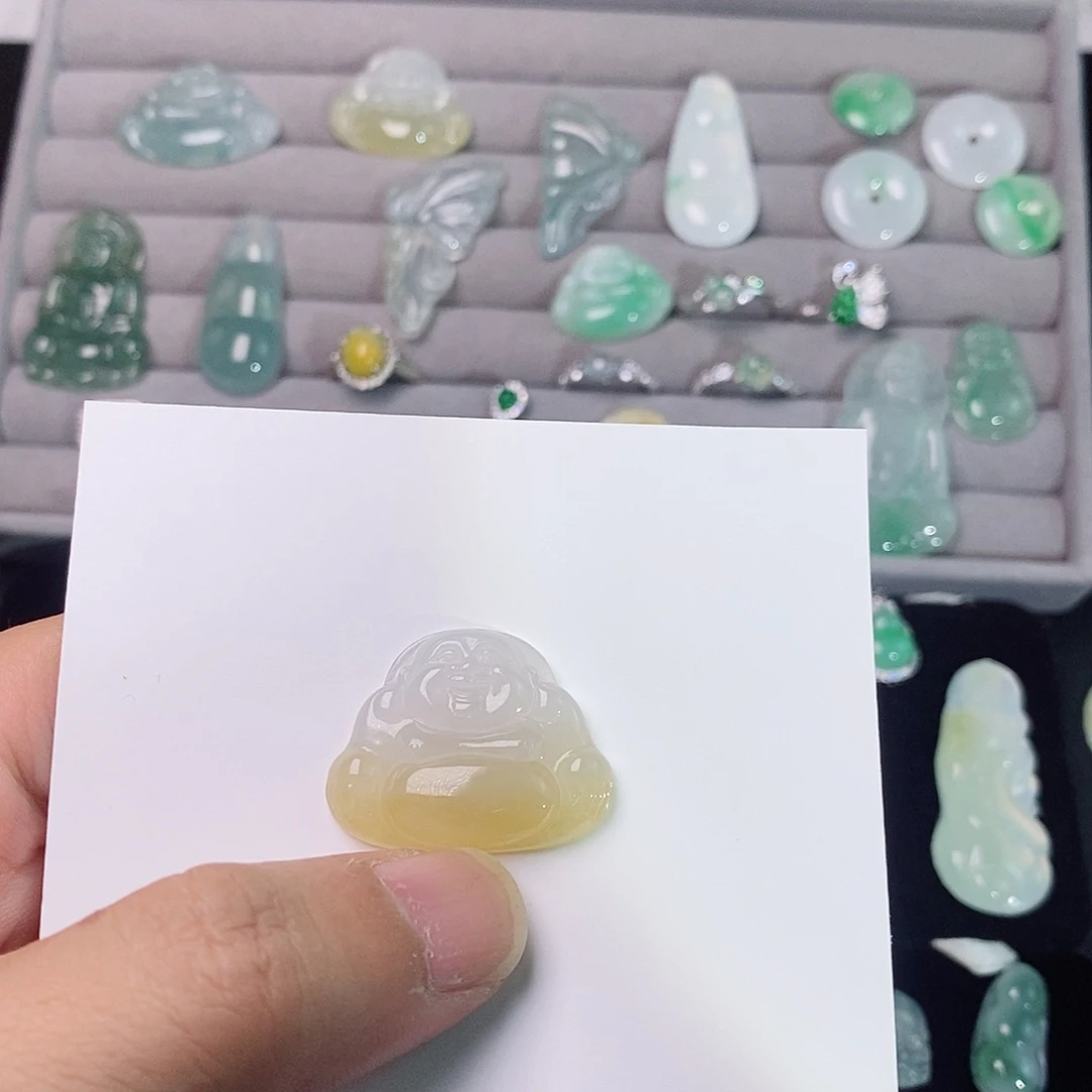 翡翠未镶嵌颈饰冰黄佛公