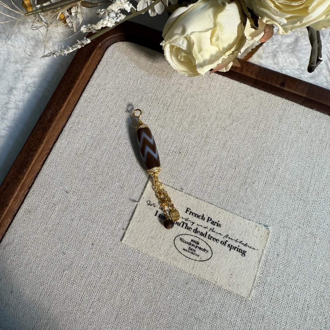 18k金满钻虎牙天天流苏吊坠