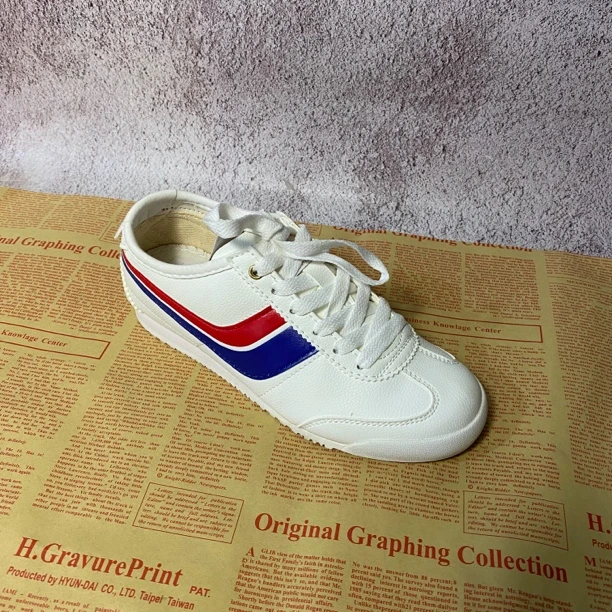 圆头轻质休闲风透气时尚休闲鞋阿甘鞋白红情侣男鞋