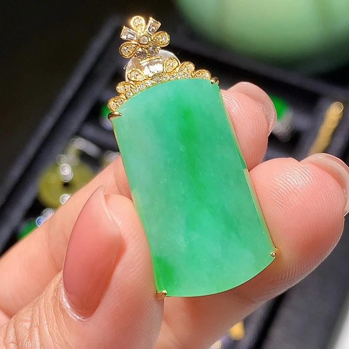 翡翠18K金镶嵌吊坠(不含链)