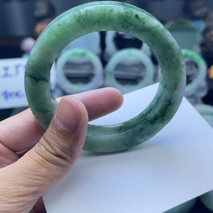 定制翡翠手镯未镶嵌