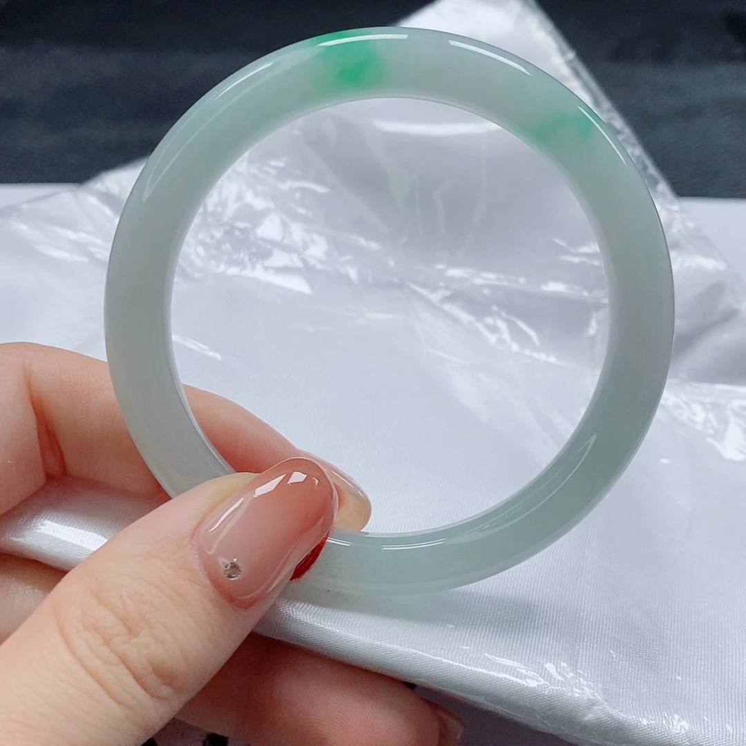 【闪购商品】未镶嵌手镯（圆镯）翡翠400号