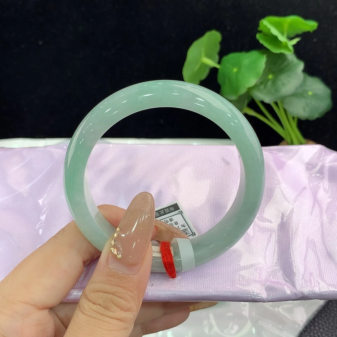 翡翠手镯未镶嵌正57