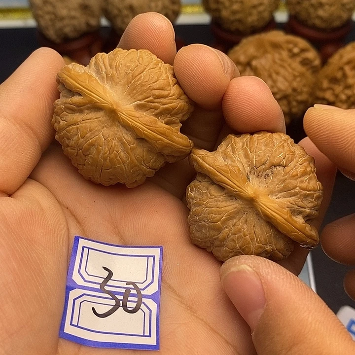 吊坠文玩核桃39血麒麟