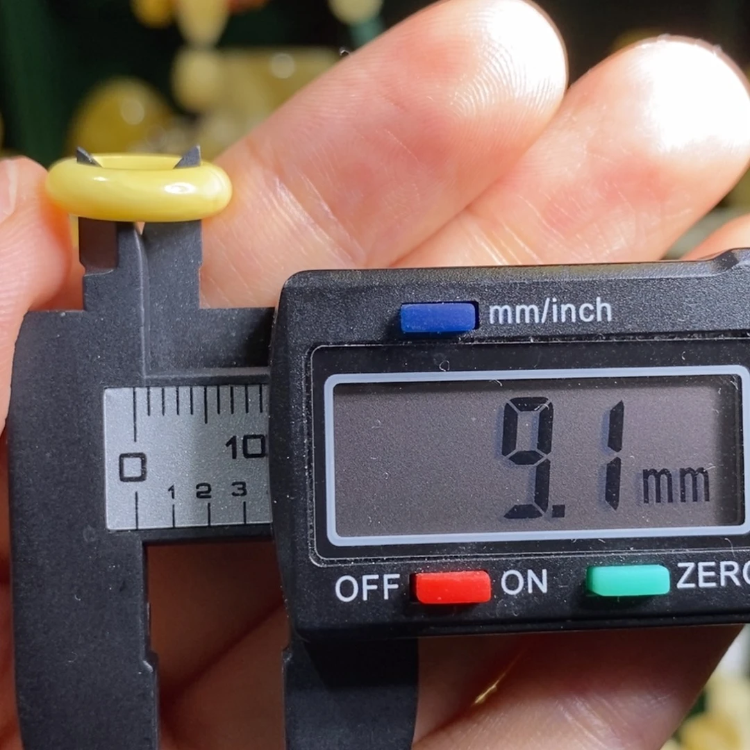 蜜蜡未镶嵌裸石配饰