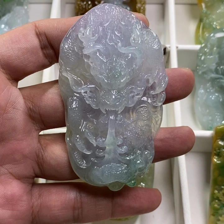 颈饰未镶嵌翡翠极**点吸水龙