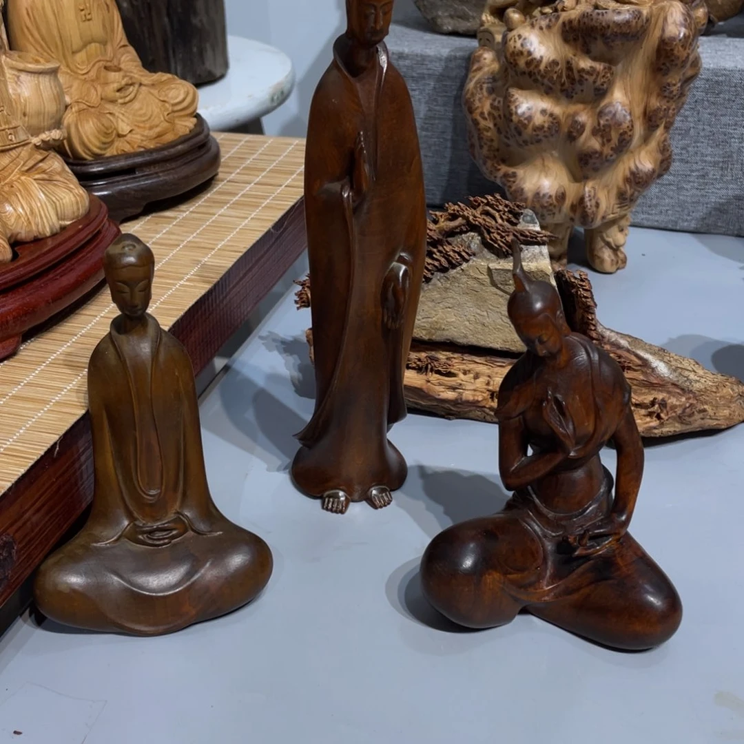 黄杨木一套北魏佛工艺品摆件