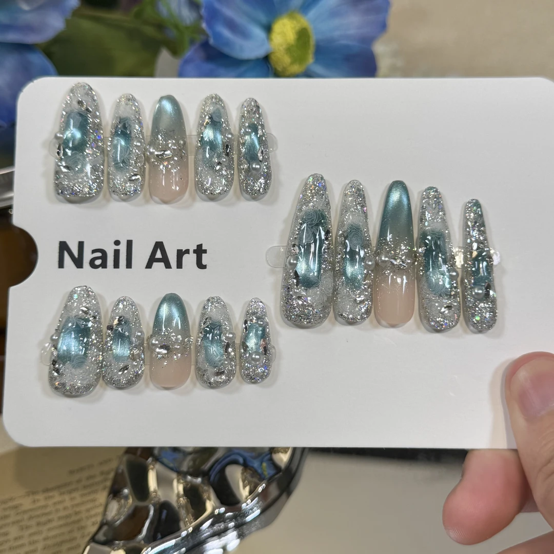 【赛里木湖】纯手工穿戴甲布契拉提爆闪蓝猫眼美甲轻奢高级感