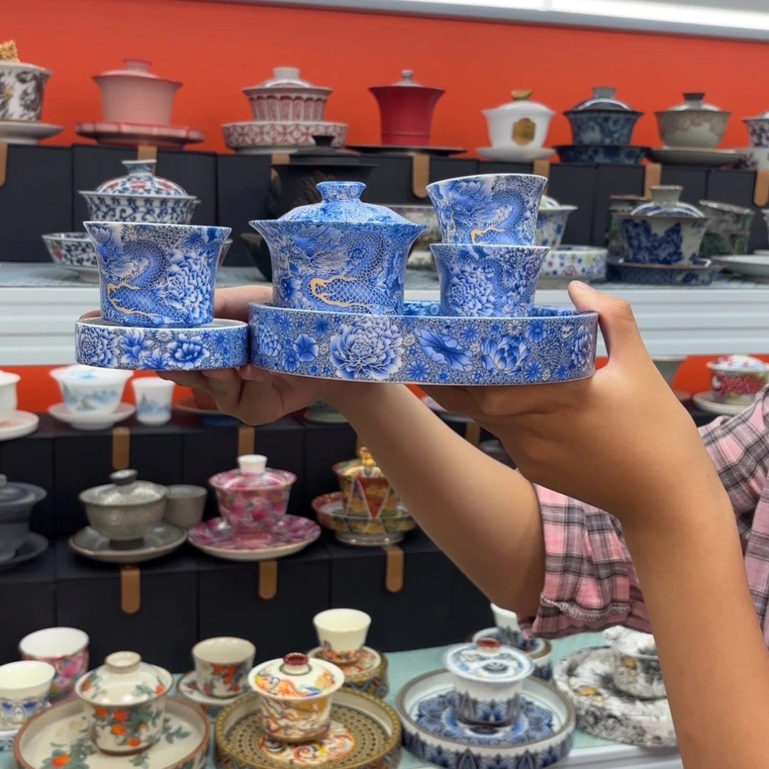 悬停和调整了一些不利于