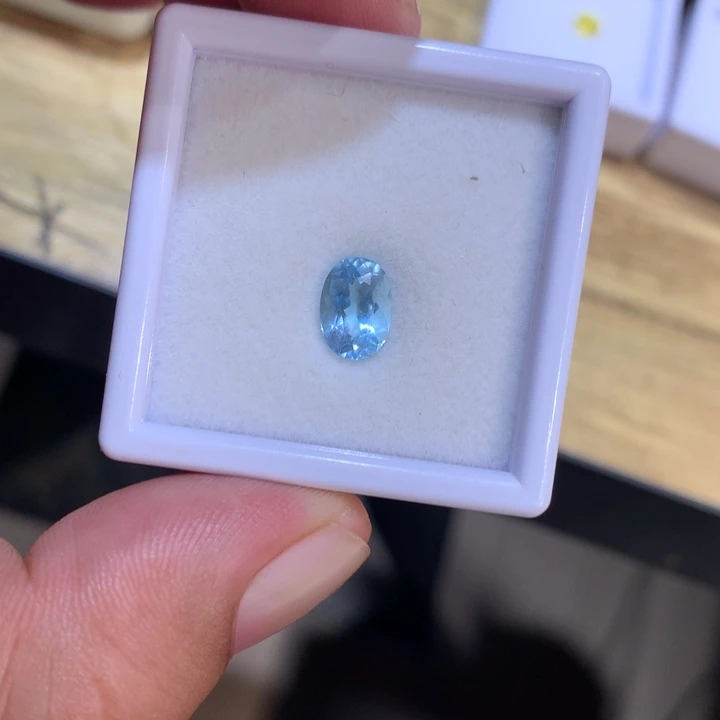 Y***~未镶嵌笔搁海蓝宝石裸石1.8克拉