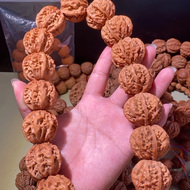 文玩核桃手串……32