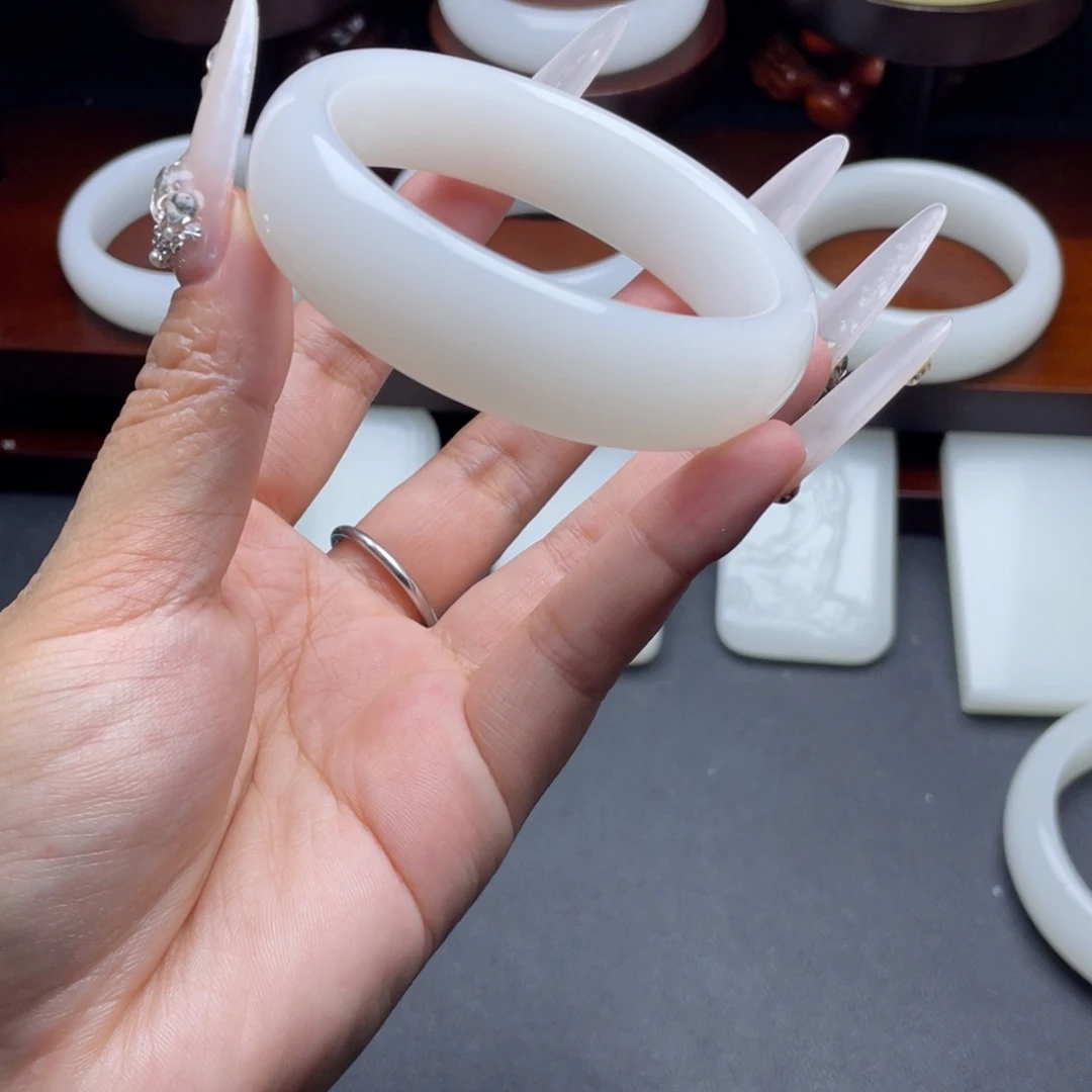 胖***鱼【兰琴珠宝】59轮胎脂白