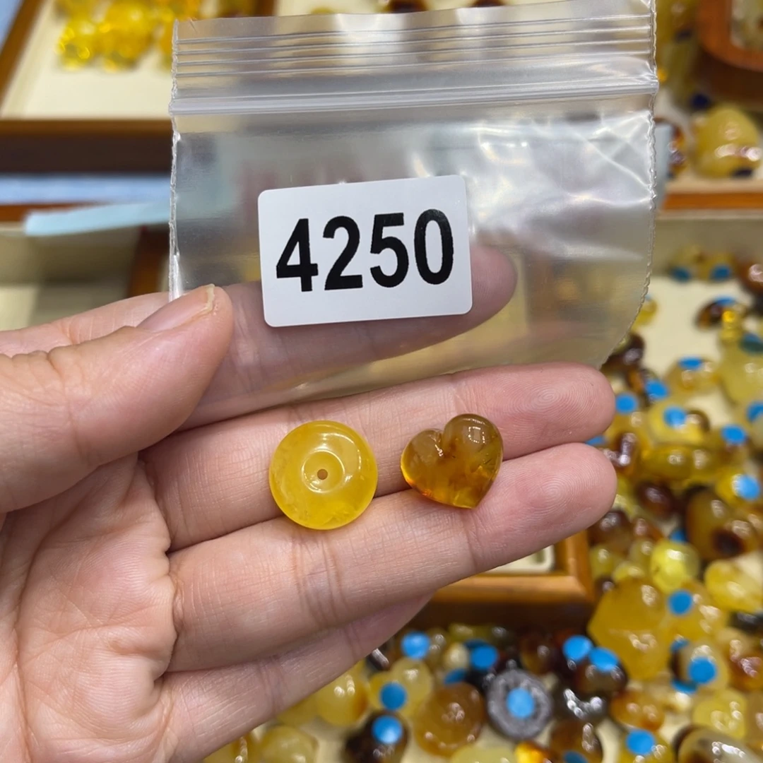 琥珀未镶嵌珠宝奇石