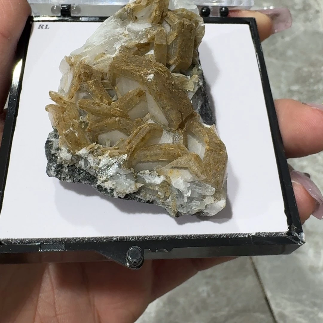 月下珠宝严选矿物