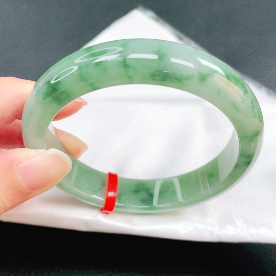 翡翠未镶嵌手镯57圈