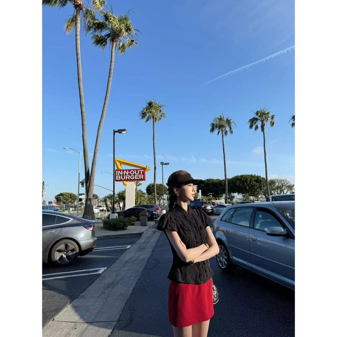 【盒子专享】黑糖玫瑰  蕾丝花边竖纹波点感拼接修身无袖衬衫