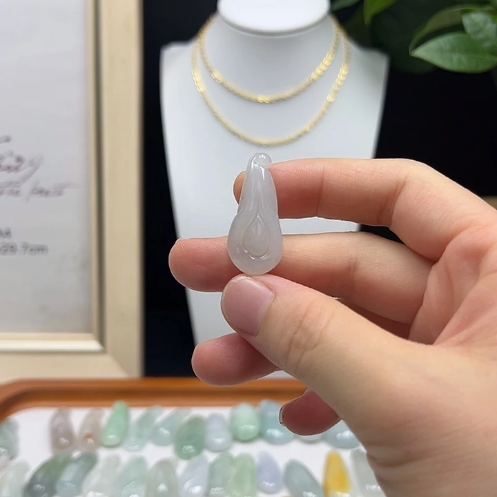 翡翠未镶嵌颈饰福瓜吊坠 2 号