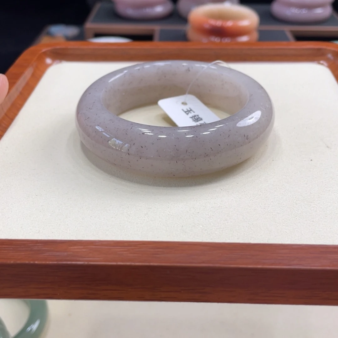 石英岩玉手镯未镶嵌