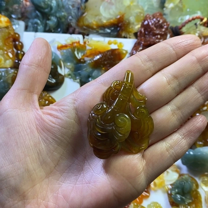 蛇纹石玉未镶嵌颈饰