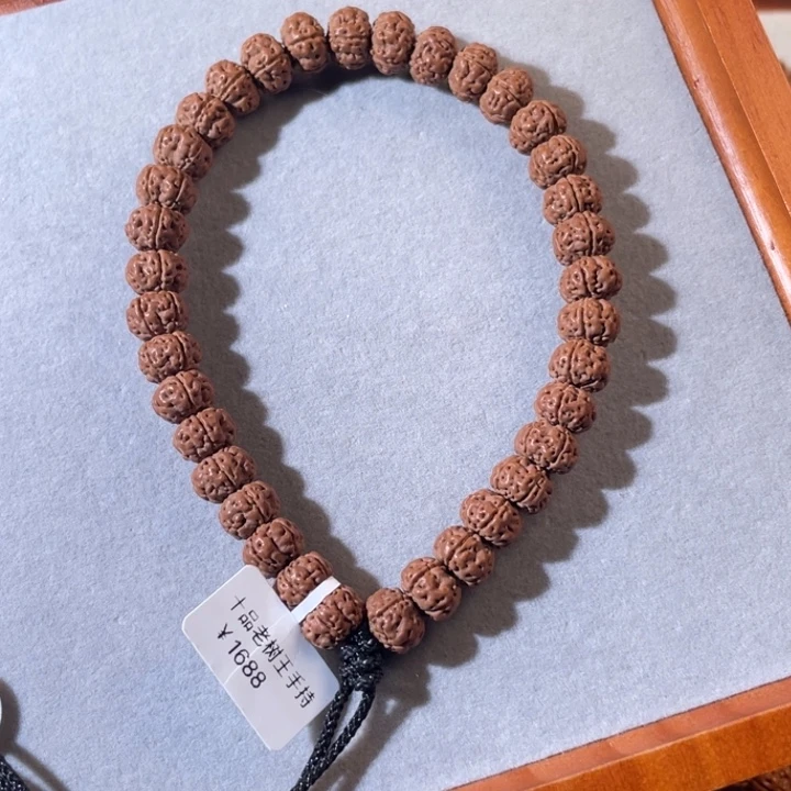 金刚菩提吊坠十品老树王手持