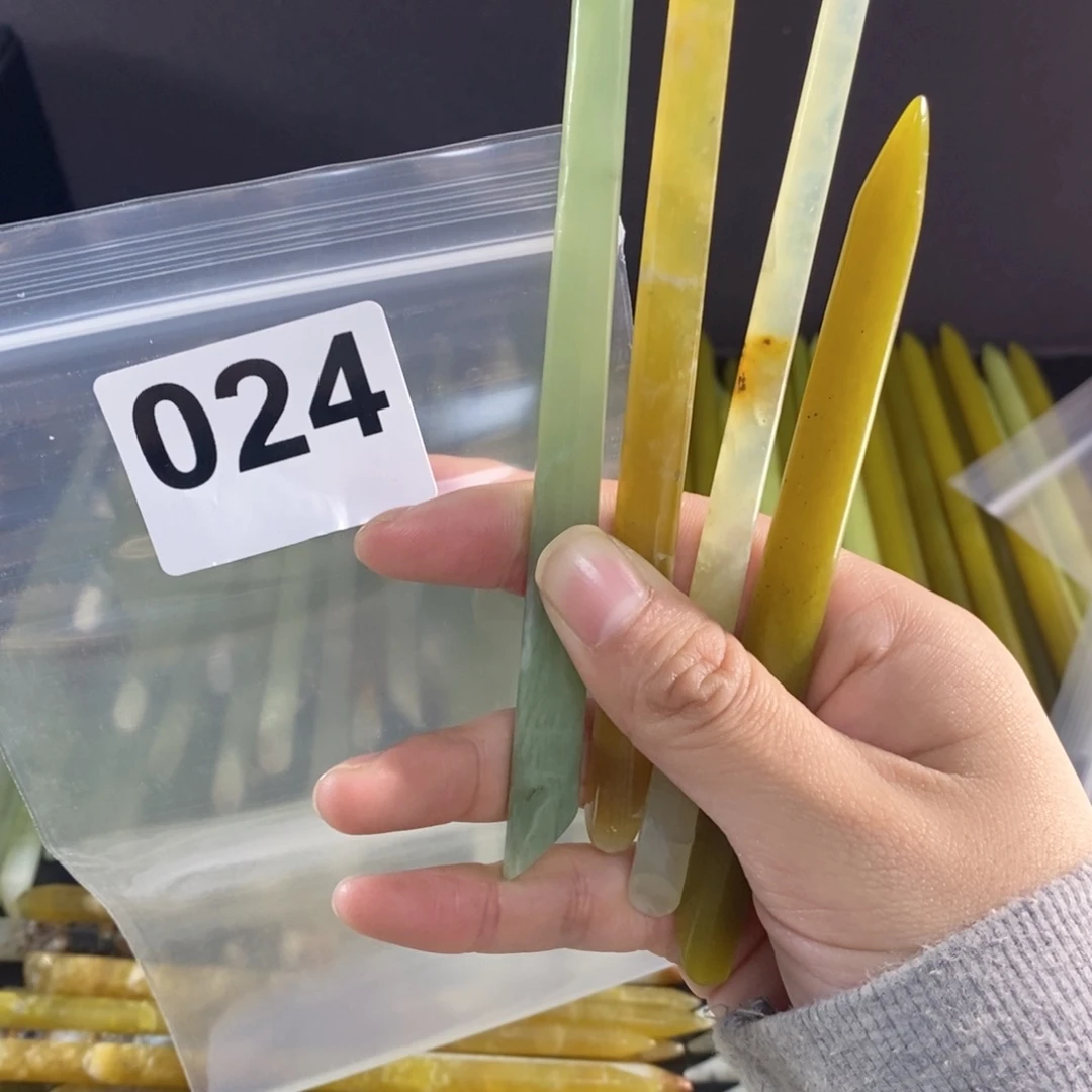 未镶嵌蛇纹石玉发簪燕**妹