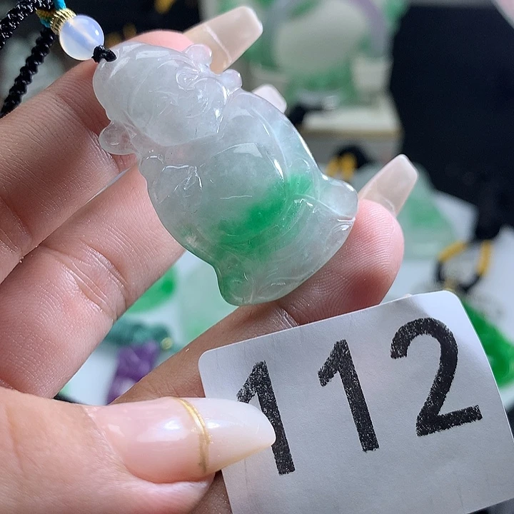 翡翠未镶嵌吊坠(赠链)翡翠