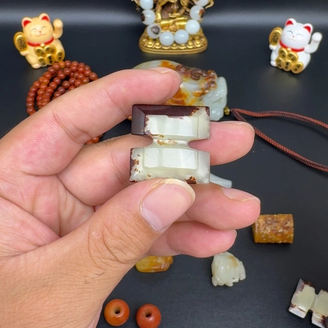 和田玉（糖玉）未镶嵌颈饰景